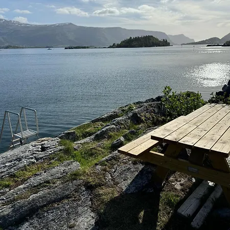 Daire Sentralt Og Landlig Ålesund